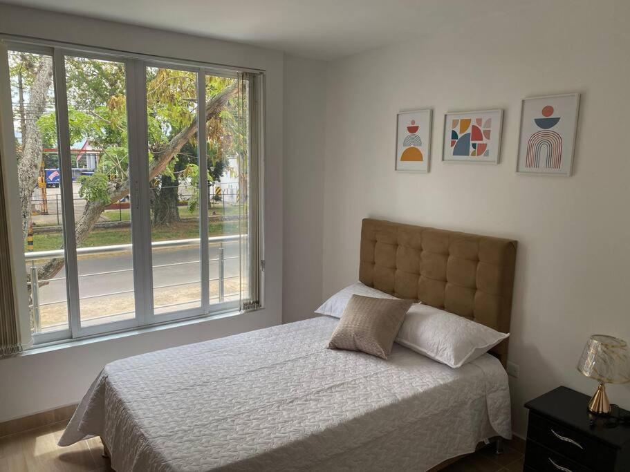 Lindo Apartamento Con Estacionamiento 布加 外观 照片