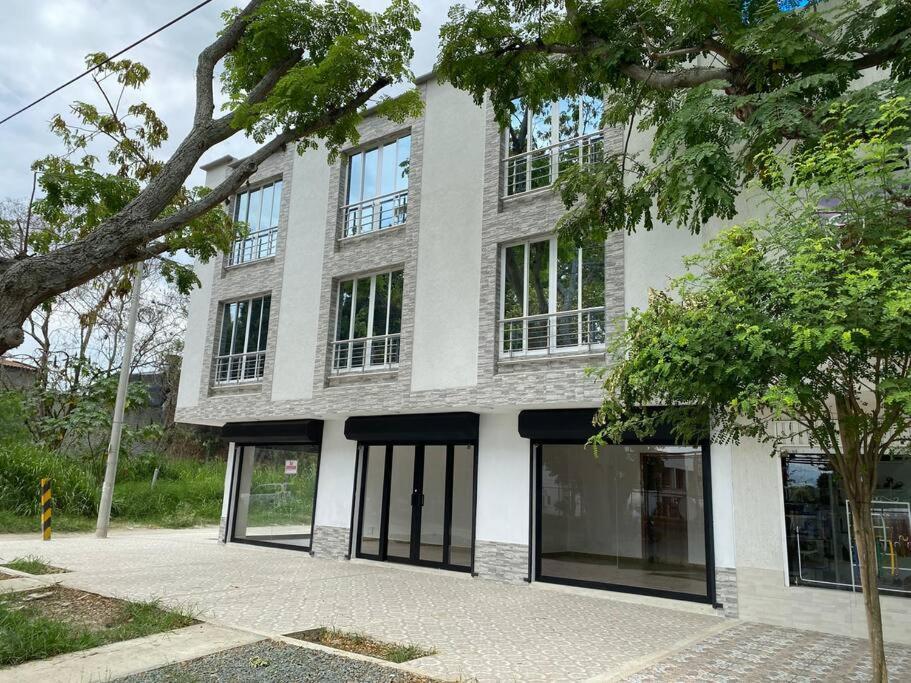 Lindo Apartamento Con Estacionamiento 布加 外观 照片