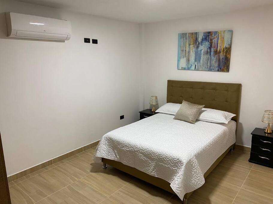 Lindo Apartamento Con Estacionamiento 布加 外观 照片